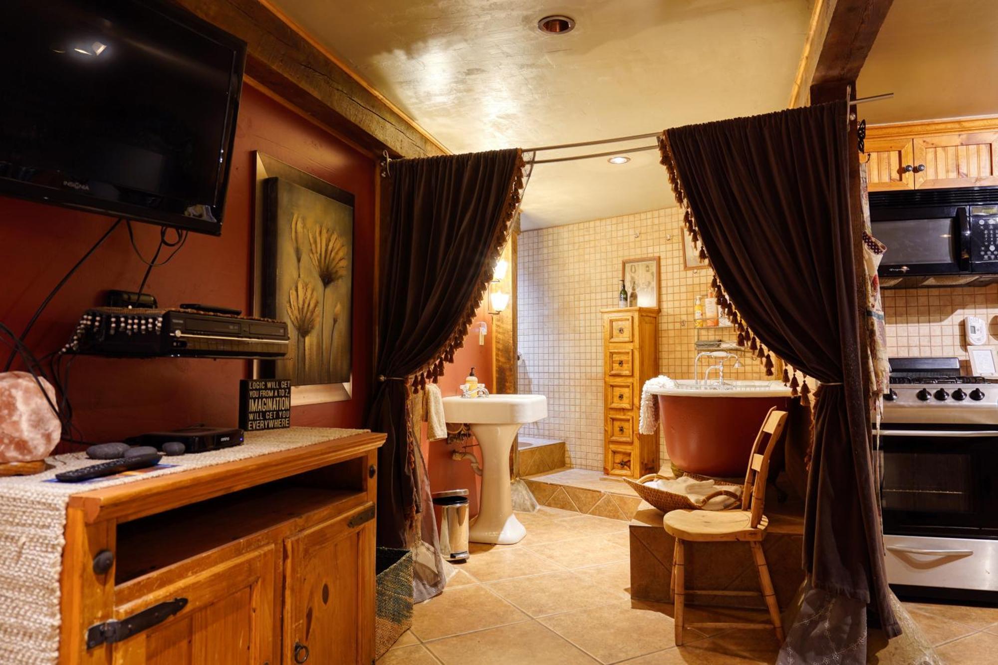 Flatiron Suite B - History Meets Comfort Hot Springs Bagian luar foto